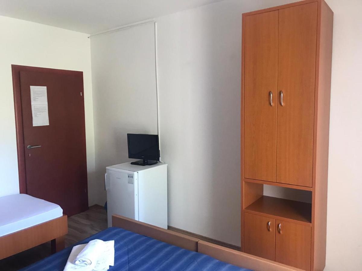 Guesthouse Dupin Влашичи Экстерьер фото