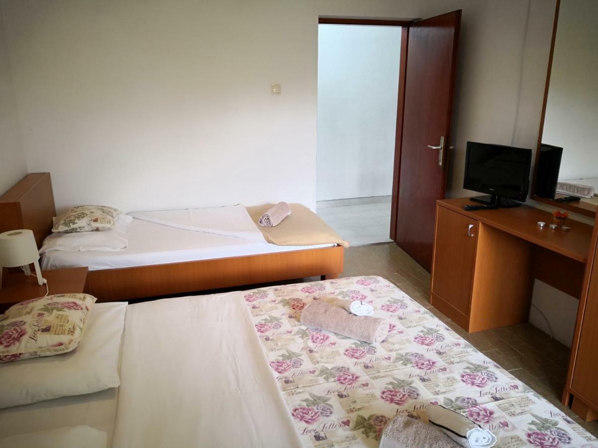 Guesthouse Dupin Влашичи Экстерьер фото
